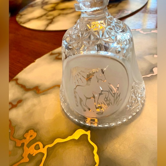 Crystal Bell w Unicorns - Picture 4 of 6